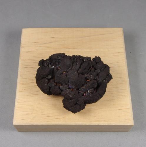 Calcosina<br />Mina Flambeau, nivel 1000, Ladysmith, Condado Rusk, Wisconsin, USA<br />4 x 3 x 1,5 cm.<br /> (Autor: J. G. Alcolea)