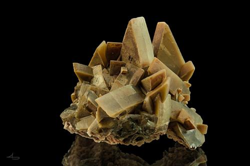 Baryte<br />Clara Mine, Rankach Valley, Oberwolfach, Wolfach, Black Forest, Baden-Württemberg, Germany<br />6,1 x 5,2 x 4,9 cm<br /> (Author: Niels Brouwer)