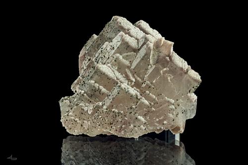 Baryte, Chalcopyrite<br />Bäuerin Mine, Schottenberg, Frohnau, Annaberg-Buchholz, Annaberg District, Erzgebirgskreis, Saxony/Sachsen, Germany<br />6,6 x 5,4 x 2,5 cm<br /> (Author: Niels Brouwer)