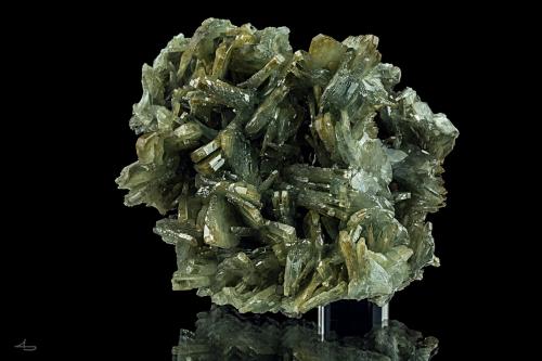 Baryte<br />Haití Mine, Cabezo de San Ginés, San Ginés de la Jara, Cartagena, Comarca Campo de Cartagena, Region of Murcia (Murcia), Spain<br />9,5 x 8,8 x 4,5 cm<br /> (Author: Niels Brouwer)