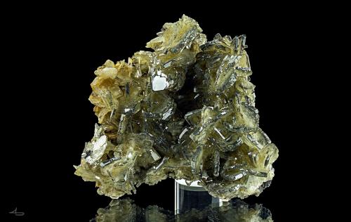 Baryte<br />Haití Mine, Cabezo de San Ginés, San Ginés de la Jara, Cartagena, Comarca Campo de Cartagena, Region of Murcia (Murcia), Spain<br />8,8 x 7,8 x 3,6 cm<br /> (Author: Niels Brouwer)