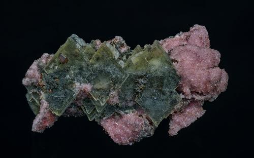 Barite, Rhodochrosite, Shigaite<br />N'Chwaning mining area, Kuruman, Kalahari manganese field (KMF), Northern Cape Province, South Africa<br />6.4 x 3.4 cm<br /> (Author: am mizunaka)