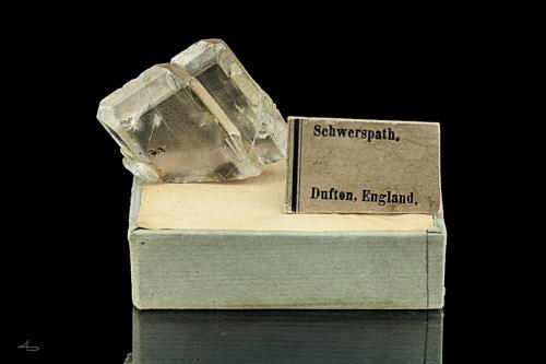 Baryte<br />Dufton Fell Mine, Dufton, Eden District, former Cumberland, Cumbria, England / United Kingdom<br />5,0 x 3,5 x 1,0 cm<br /> (Author: Niels Brouwer)