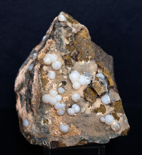 Cuarzo (variedad calcedonia)<br />Volcán Cabezo Negro de Zeneta, Murcia, Comarca Huerta de Murcia, Región de Murcia (Murcia), España<br />8.5 x 6 cm<br /> (Autor: Pedro Antonio)