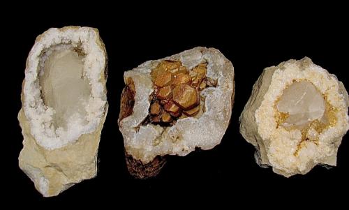 Calcite<br />Indiana, USA<br />Calcites from 5 cm to 9 cm<br /> (Author: Bob Harman)