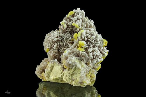 Baryte, Sulphur<br />Machów Mine, Tarnobrzeg, Subcarpathian Voivodeship, Poland<br />10 x 9,5 x 9 cm<br /> (Author: Niels Brouwer)