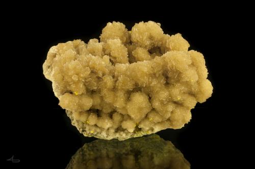 Baryte, Sulphur<br />Machów Mine, Tarnobrzeg, Subcarpathian Voivodeship, Poland<br />9 x 6,5 x 5,5 cm<br /> (Author: Niels Brouwer)