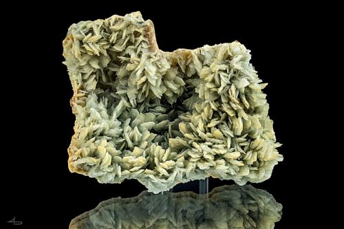 Baryte<br />Baia Sprie Mine, Baia Sprie, Maramures, Romania<br />11 x 7 x 4,5 cm<br /> (Author: Niels Brouwer)