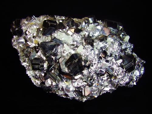Galena, Esfalerita<br />Mina Stan Trg (Stan Terg, Stari Trg), Complejo Trepča, Valle Trepča, Kosovska Mitrovica, Distrito Kosovska Mitrovica, Kosovo<br />11x6 cm<br /> (Autor: geoalfon)