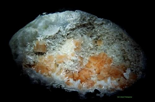 Chabazita-Ca<br />Cantera Malad, Malad, Mumbai (Bombay), Distrito Mumbai, Maharashtra, India<br />85x60 mm.<br /> (Autor: Jesus Franquesa Baucells)
