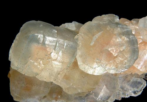 Calcite<br />Leiping Mine, Leiping, Guiyang, Chenzhou Prefecture, Hunan Province, China<br />4.6 x 8.5 cm<br /> (Author: crosstimber)