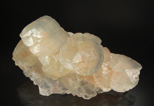 Calcite<br />Leiping Mine, Leiping, Guiyang, Chenzhou Prefecture, Hunan Province, China<br />4.6 x 8.5 cm<br /> (Author: crosstimber)
