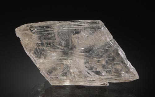 Gypsum<br />Irish Canyon, Moffat County, Colorado, USA<br />1.5 x 3.5 x 6.2 cm<br /> (Author: crosstimber)