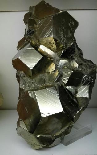 Pirita<br />Huanzala Mine, Huallanca District, Dos de Mayo Province, Huánuco Department, Peru<br />10 x 6 x 4 cm<br /> (Autor: DavidSG)