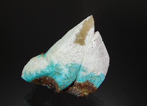 Ktenasite and Gypsum on Calcite<br />Mid-Continent Mine, Picher Field, Treece, Tri-State District, Cherokee County, Kansas, USA<br />4.5 x 5.5 cm<br /> (Author: crosstimber)
