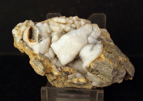 Cuarzo (variedad calcedonia)<br />Volcán Cabezo Negro de Zeneta, Murcia, Comarca Huerta de Murcia, Región de Murcia (Murcia), España<br />8.5 x 4.5 cm<br /> (Autor: Pedro Antonio)