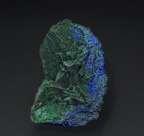 Malachite, Azurite<br />Tsumeb Mine, Tsumeb, Otjikoto Region, Namibia<br />6.5 x 5.5 cm<br /> (Author: am mizunaka)