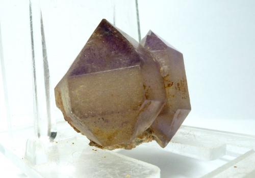 Cuarzo (variedad amatista)<br />Pedrera Can Súria (Pedrera Guixeres), Maçanet de la Selva, Comarca La Selva, Gerona / Girona, Cataluña / Catalunya, España<br />Medida: 3x2,5x2,1 cm<br /> (Autor: Sergio Pequeño)
