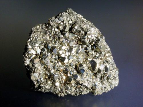 Pirita<br />Mina Quiruvilca (Mina La Libertad), Distrito Quiruvilca, Provincia Santiago de Chuco, Departamento La Libertad, Perú<br />9 x 9 cm.<br /> (Autor: Antonio P. López)