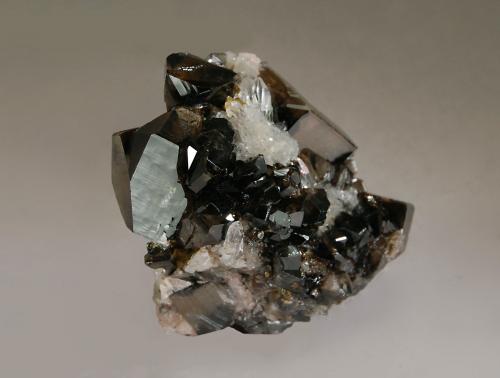 Cassiterite<br />Amo deposit, Ximeng, Pu'er Prefecture, Yunnan Province, China<br />3.7 x 4.5 cm<br /> (Author: crosstimber)