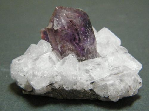 Quartz (variety amethyst)<br />Brandberg area, Erongo Region, Namibia<br />50mm x 38mm x 41mm<br /> (Author: Heimo Hellwig)