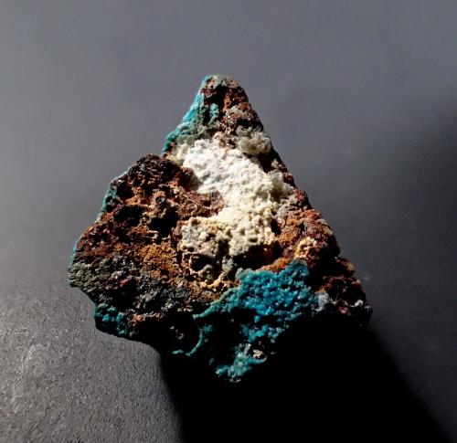 Alfredopetrovite, Chalcomenite, Ahlfeldite<br />El Dragón Mine, Antonio Quijarro Province, Potosí Department, Bolivia<br />15 mm x 10 mm x 8 mm<br /> (Author: Don Lum)