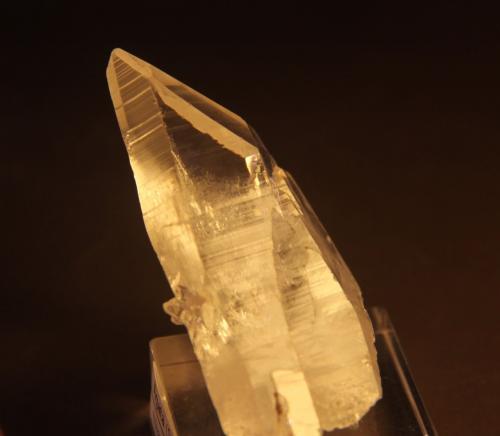 Quartz<br />Mina Peñas Blancas, Municipio San Pablo de Borbur, Cinturón Esmeraldífero Occidental, Departamento Boyacá, Colombia<br />27mm x 60mm x 18mm<br /> (Author: franjungle)