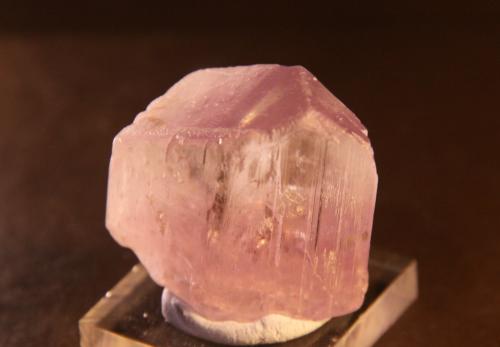 Spodumene (variety kunzite)<br />Afganistán<br />38mm x 33mm x 17mm<br /> (Author: Firmo Espinar)