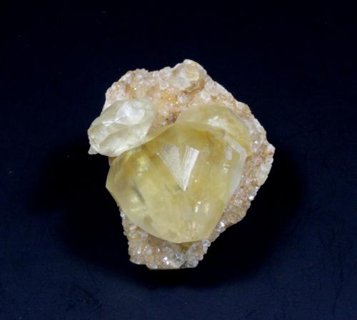 Calcite<br />York Building Supply Quarry (Delta Carbonate Quarry), York, York County, Pennsylvania, USA<br />58 mm x 51 mm x 37 mm<br /> (Author: Don Lum)