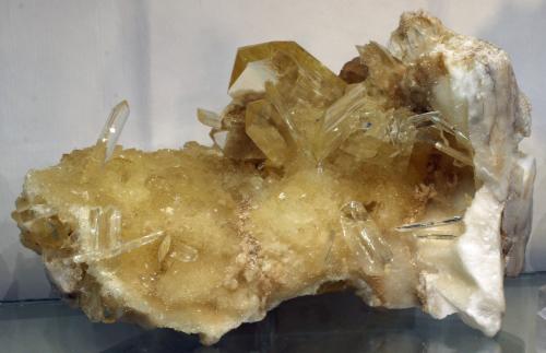 Gypsum<br />Alabaster quarries, Fuentes de Ebro, Delimitación Comarcal de Zaragoza, Zaragoza, Aragon, Spain<br />20 x 15 x 15 cm<br /> (Author: James)