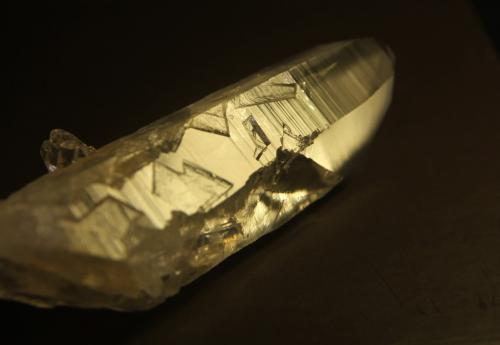 Quartz<br />Mina Peñas Blancas, Municipio San Pablo de Borbur, Cinturón Esmeraldífero Occidental, Departamento Boyacá, Colombia<br />37mm x 108mm x 21mm<br /> (Author: franjungle)