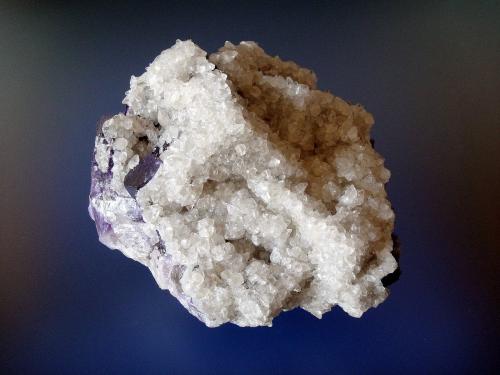 Fluorita y Calcita<br />Mina Denton, formación Sub-Rosiclare, Grupo Goose Creek Mine, Sub-Distrito Harris Creek, Condado Hardin, Illinois, USA<br />11 x 11 cm.<br /> (Autor: Antonio P. López)