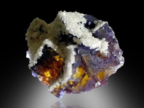Fluorita y Calcita<br />Mina Denton, formación Sub-Rosiclare, Grupo Goose Creek Mine, Sub-Distrito Harris Creek, Condado Hardin, Illinois, USA<br />11 x 11 cm.<br /> (Autor: Antonio P. López)