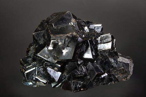 Andradite<br />Ojos Españoles Mine, General Lázaro Cárdenas, Municipio Julimes, Chihuahua, Mexico<br />6.2 x 7.1 x 12.0 cm<br /> (Author: crosstimber)