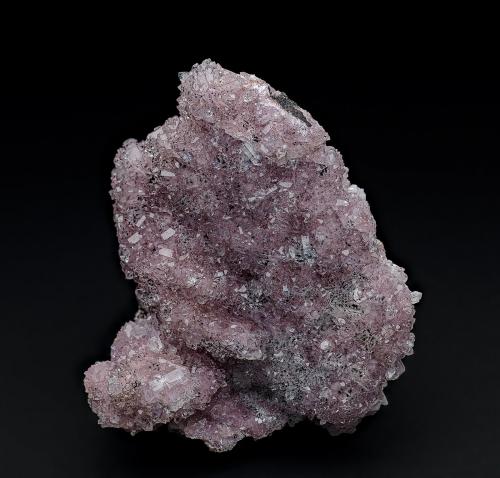 Quartz, Calcite (variety manganoan), Manganite<br />N'Chwaning II Mine, N'Chwaning mining area, Kuruman, Kalahari manganese field (KMF), Northern Cape Province, South Africa<br />5.6 x 4.6 cm<br /> (Author: am mizunaka)