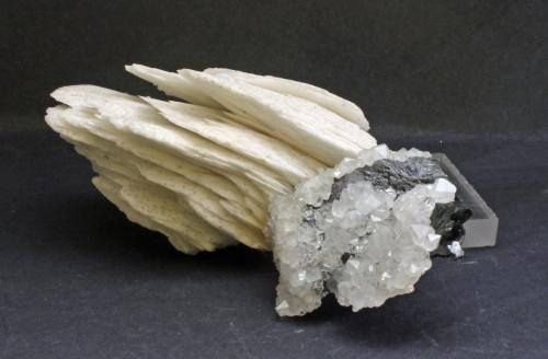 Baryte, Quartz, Sphalerite<br />New Glencrieff Mine, Wanlockhead, Dumfries and Galloway, Kirkcudbrightshire, Scotland / United Kingdom<br />10 x 4 x 5 cm<br /> (Author: James)