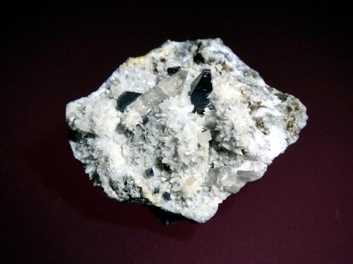Anatasa, Cuarzo y Calcita<br />Dyrfonni, Viveli, Eidfjord, Hardangervidda, Hordaland, Noruega<br />5 x 4 cm.<br /> (Autor: Antonio P. López)