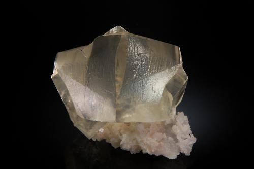 Calcite<br />Jalgaon District, Maharashtra, India<br />4.5 x 5.5 cm<br /> (Author: crosstimber)