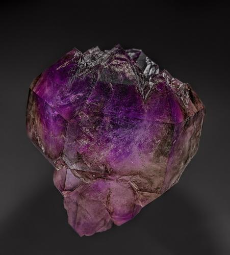 Quartz (variety amethyst), Quartz (variety smoky quartz)<br />Reel Mine, Iron Station, Lincoln County, North Carolina, USA<br />10.3 x 8.0 cm<br /> (Author: am mizunaka)