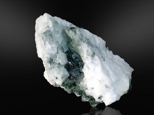 Ilmenita<br />Valle Tormiq, Distrito Baltistán, Gilgit-Baltistan (Áreas del Norte), Paquistán<br />9 x 7 cm.<br /> (Autor: Antonio P. López)