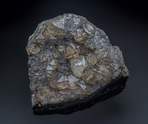 Quartz (variety smoky quartz), Hematite, Calcite<br />Roncari Quarry, East Granby, Hartford County, Connecticut, USA<br />11.6 x 11.5 cm<br /> (Author: am mizunaka)