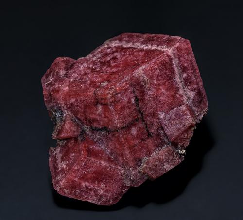 Rhodochrosite<br />Mont Saint-Hilaire, La Vallée-du-Richelieu RCM, Montérégie, Québec, Canada<br />8.5 x 7.4 cm<br /> (Author: am mizunaka)