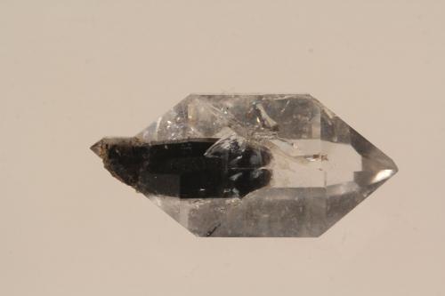 Quartz<br />Turtle Clan Ridge, Fonda, Mohawk, Condado Montgomery, New York, USA<br />3.5 cm.<br /> (Author: vic rzonca)