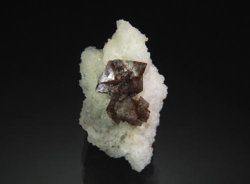 Scheelite<br />Mina Camp Bird, Gordon replacement orebody, nivel 21, Camp Bird, Montes San Juan, Ouray, Distrito Sneffels, Condado Ouray, Colorado, USA<br />2.0 x 3.1 cm<br /> (Author: crosstimber)