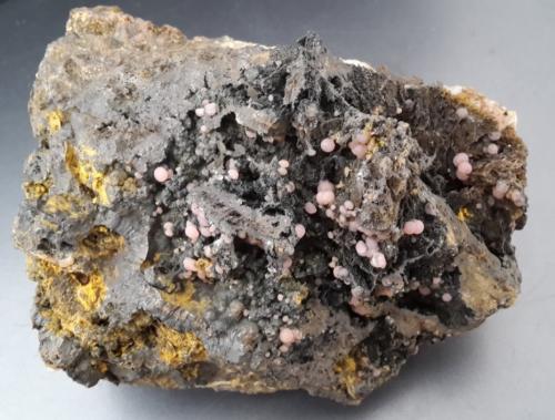 Rhodochrosite<br />Bindweide Mine, Steinebach/Sieg, Altenkirchen (Westerwald), Siegerland, Rhineland-Palatinate/Rheinland-Pfalz, Germany<br />10 x 7,5 cm<br /> (Author: Andreas Gerstenberg)