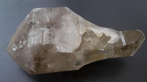 Quartz<br />Mina Sauberg, Ehrenfriedersdorf, Erzgebirgskreis, Sajonia/Sachsen, Alemania<br />8,5 x 4 cm<br /> (Author: Andreas Gerstenberg)