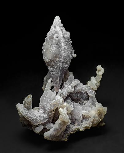 Quartz (variety chalcedony)<br />Chandwad, Nashik District (Nasik), Maharashtra, India<br />8.9 x 7.3 cm<br /> (Author: am mizunaka)