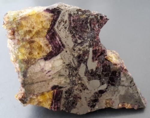 Fluorite, Pyrite, Baryte<br />Uranus Mine, Letzte Hoffnung Stehender vein, Kleinrückerswalde, Annaberg-Buchholz, Annaberg District, Erzgebirgskreis, Saxony/Sachsen, Germany<br />8 x 6,5 cm<br /> (Author: Andreas Gerstenberg)