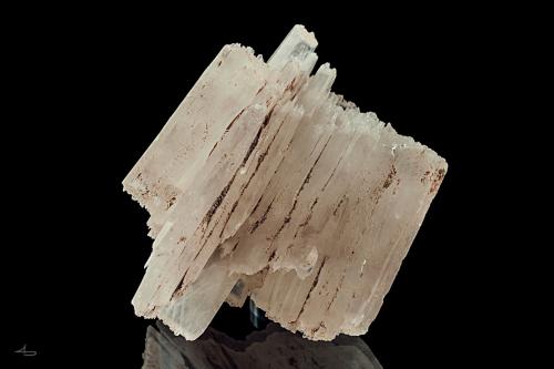 Baryte<br />N'Chwaning II Mine, N'Chwaning mining area, Kuruman, Kalahari manganese field (KMF), Northern Cape Province, South Africa<br />6 x 5,5 x 4 cm<br /> (Author: Niels Brouwer)