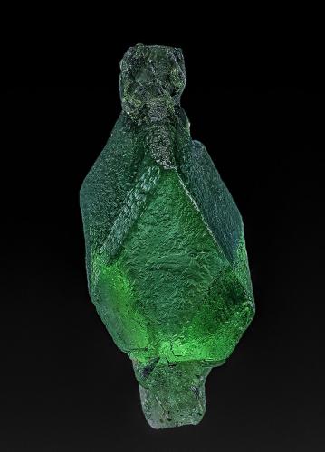 Fluorite<br />Bergsig Farm 167 (Hohenstein), Omaruru, Erongo Region, Namibia<br />2.9 x 1.3 cm<br /> (Author: am mizunaka)